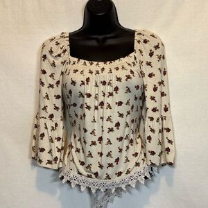 G-109 Urban Girl Cream‎ Red & Orange Floral Lace Trim 1/2 Sleeve Blouse Size S